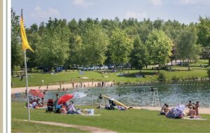 gite proche base loisirs lery poses